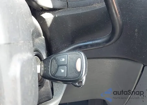 2006 Chrysler Town & Country from USA, damaged, VIN 1A4GP45R36B626772